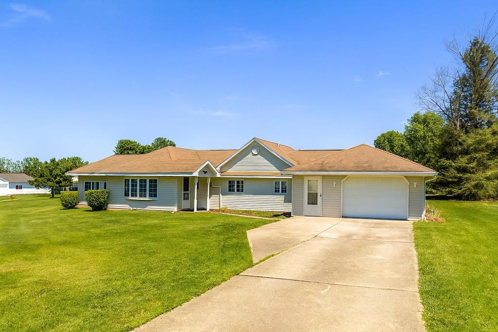 327 Cherrytree Rd, Franklin, PA 16323 - photo 1