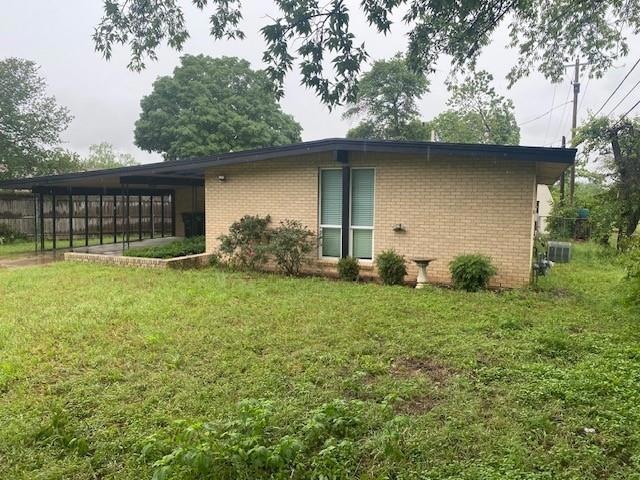 1106 Crestwood Dr, Cleburne, TX 76033 - photo 1