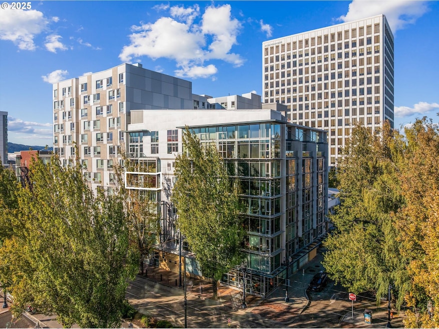 Cascadian Court unit 605, Portland, OR 97232 - photo 1