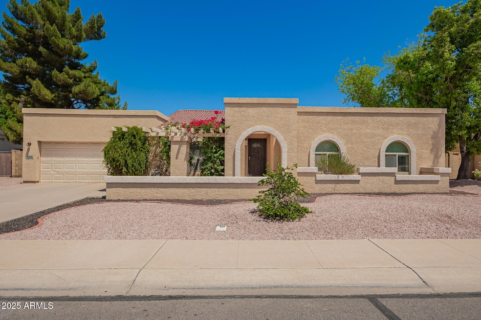 400 W Crofton St, Chandler, AZ 85225 - photo 1