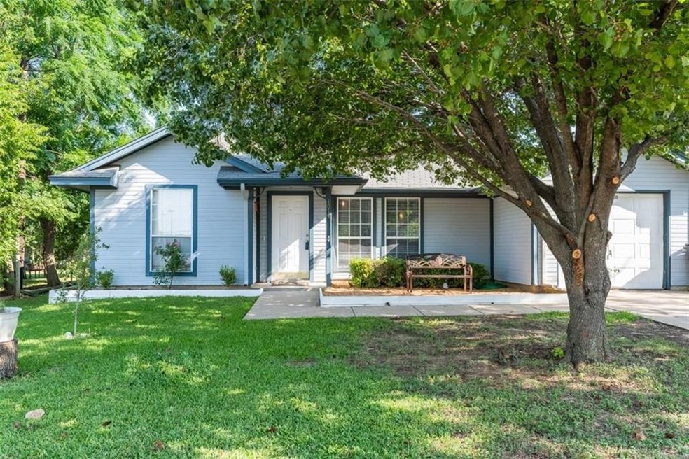 1014 Spell Ave, Cleburne, TX 76033 - photo 1