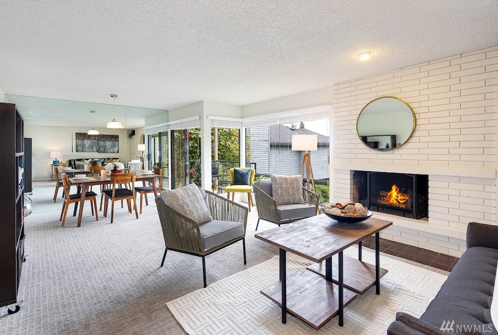 3424 25th Ave W unit 202, Seattle, WA 98199 - photo 1