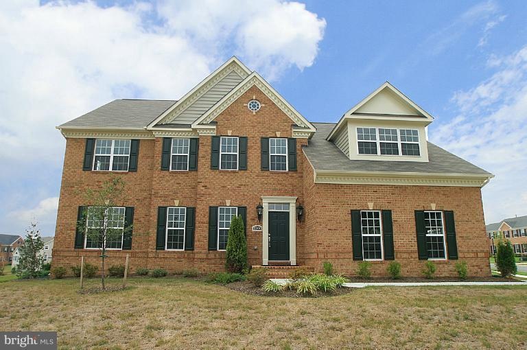 2300 Lake Forest Dr, Upper Marlboro, MD 20774 - photo 1