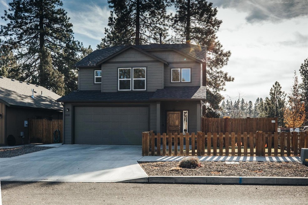 20285 Knightsbridge Place, Bend, OR 97702 - photo 1