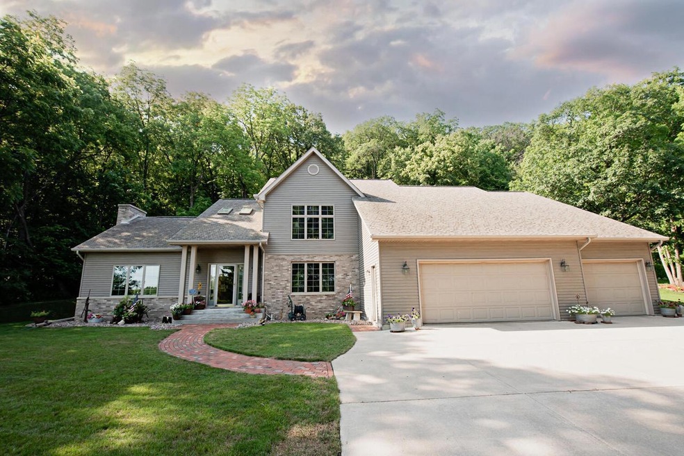 41971 Spillway Dr, Winona, MN 55987 - photo 1