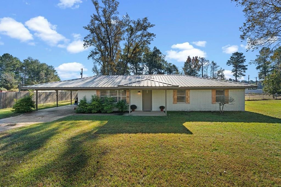 1687 Texas 7, Center, TX 75935 - photo 1