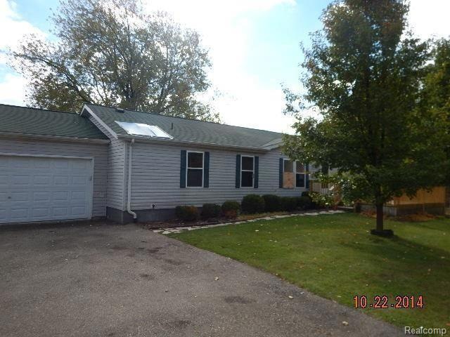 67 N Hospital Rd, Waterford, MI 48327 - photo 1