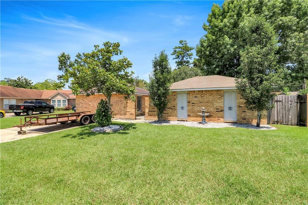 206 Chaucer Ct, Slidell, LA 70460 - photo 1