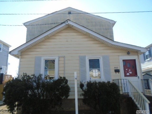 662 Parsonage Place, Baldwin, NY 11510 - photo 1