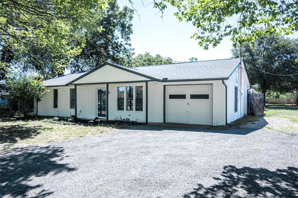 1324 Randy Ln, Springtown, TX 76082 - photo 1