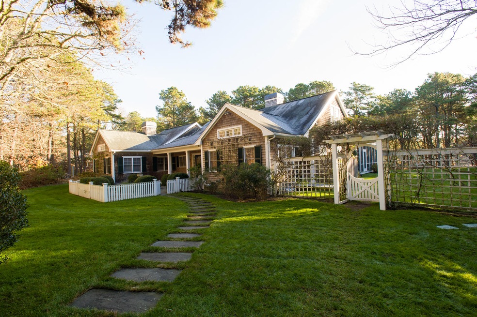 70 Plum Bush Point Rd, Vineyard Haven, MA 02568 - photo 1