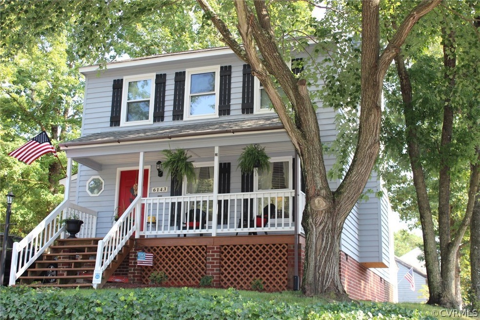 Lots of curb appeal with this 3 bedroom 2 bath col