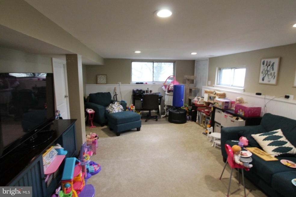 49 Brooktree Rd, East Windsor, NJ 08520 - photo 1