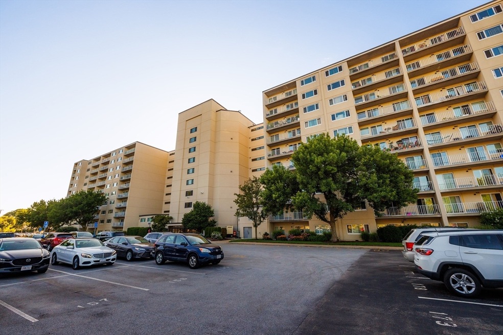 Captain Cove's Condominiums unit 708, Quincy, MA 02169 - photo 1