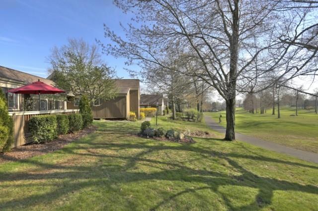 565 Pequot Ln unit A, Stratford, CT 06614 - photo 1