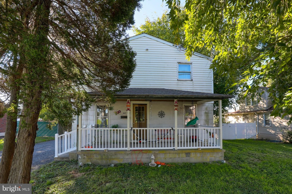 42 E Main St, Leola, PA 17540 - photo 1