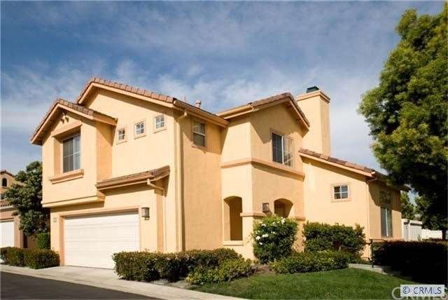 Beautifully upgraded 3 bedroom + loft, 2.5 bath ho