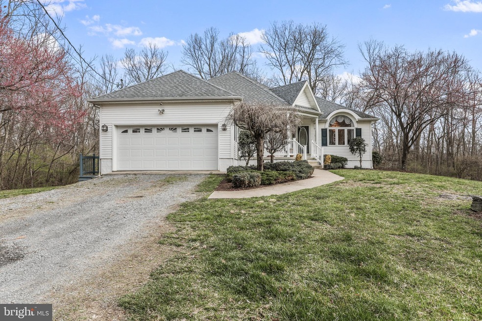 190 Outback Dr, Bunker Hill, WV 25413 - photo 1