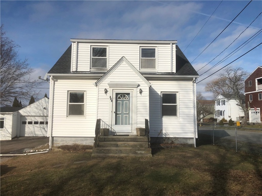 216 Reservoir Rd unit 1, Middletown, RI 02842 - photo 1