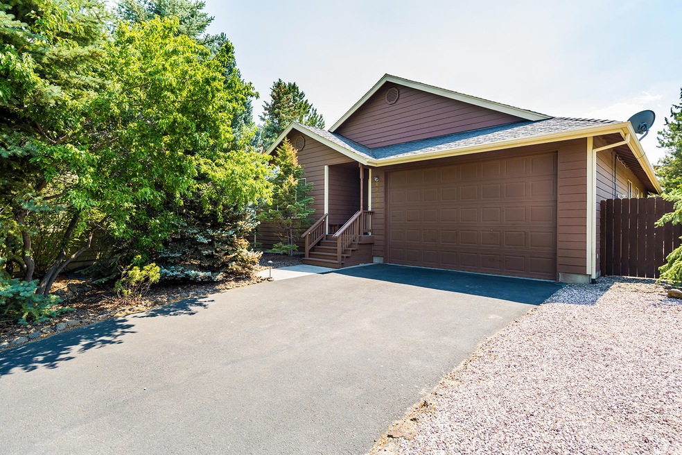 64750 Saros Ln, Bend, OR 97701 - photo 1