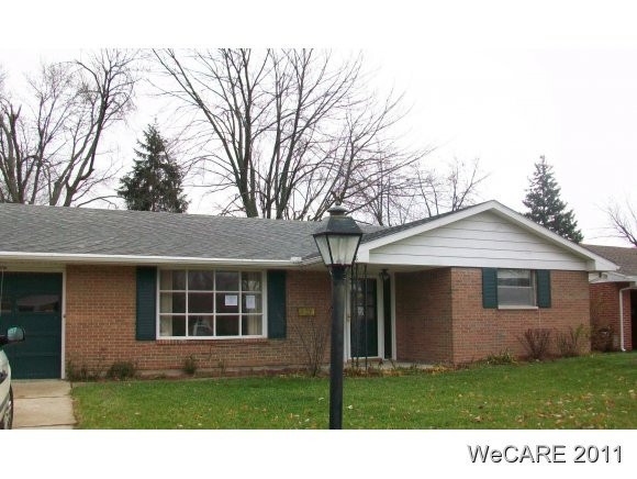 946 N Dale Dr, Lima, OH 45805 - photo 1