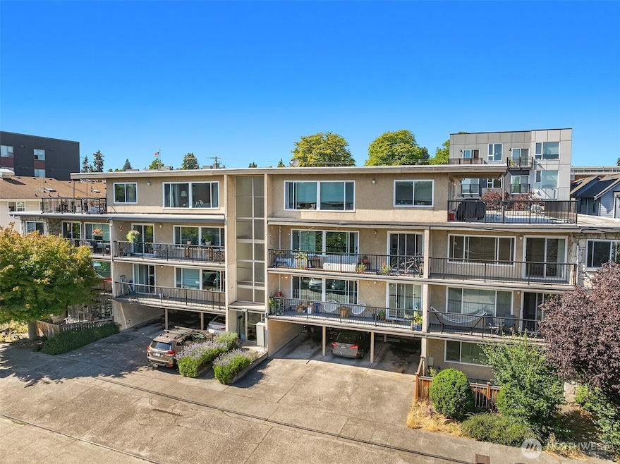 Sold $4,900,000 • Co-Listing Agent