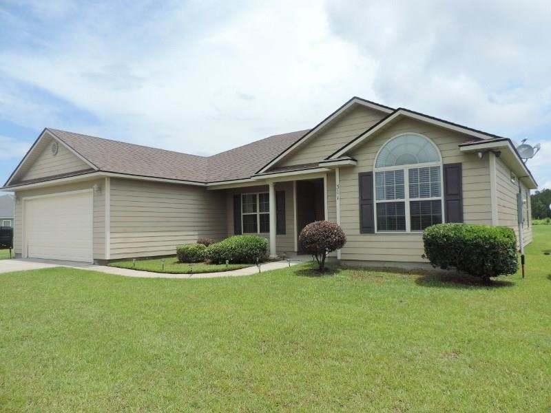 301 Bailey Cir, Thomasville, GA 31757 - photo 1