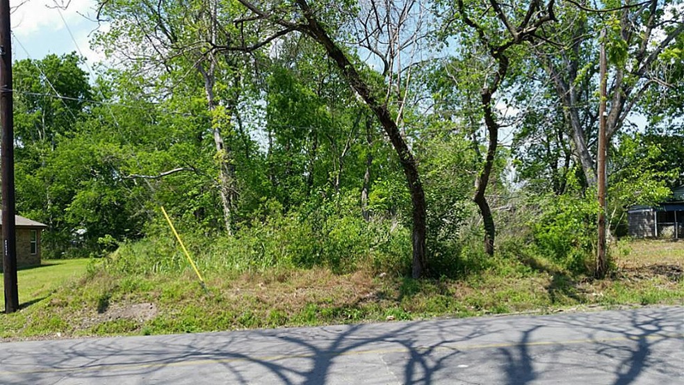 908 Marjorie, Houston, TX 77088 - photo 1