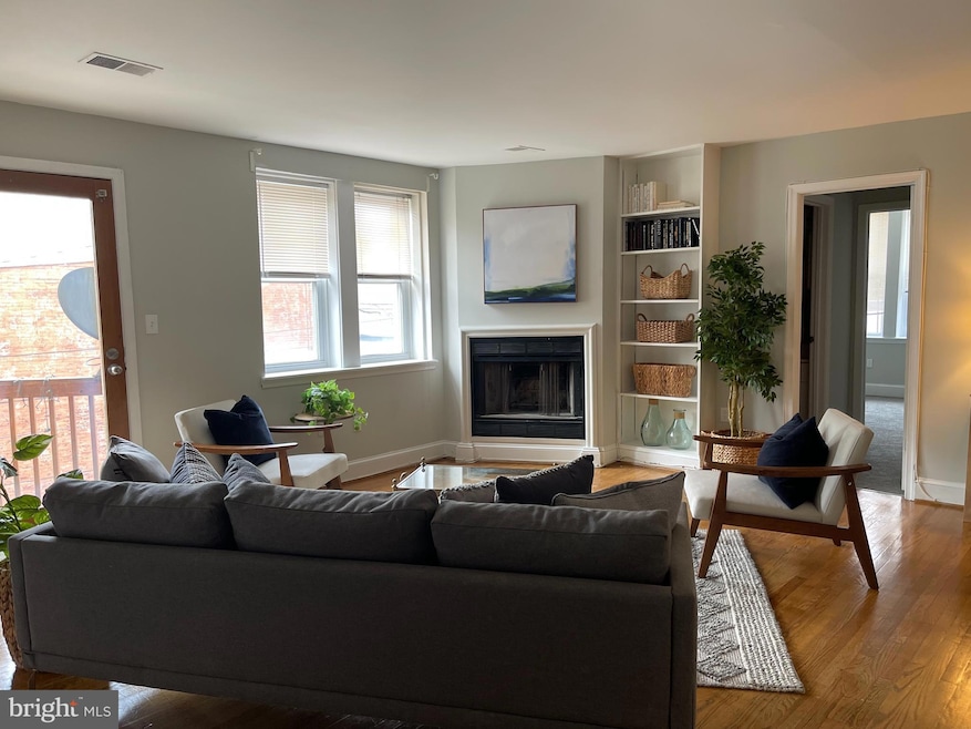 702 S Wolfe St unit 6, Baltimore, MD 21231 - photo 1