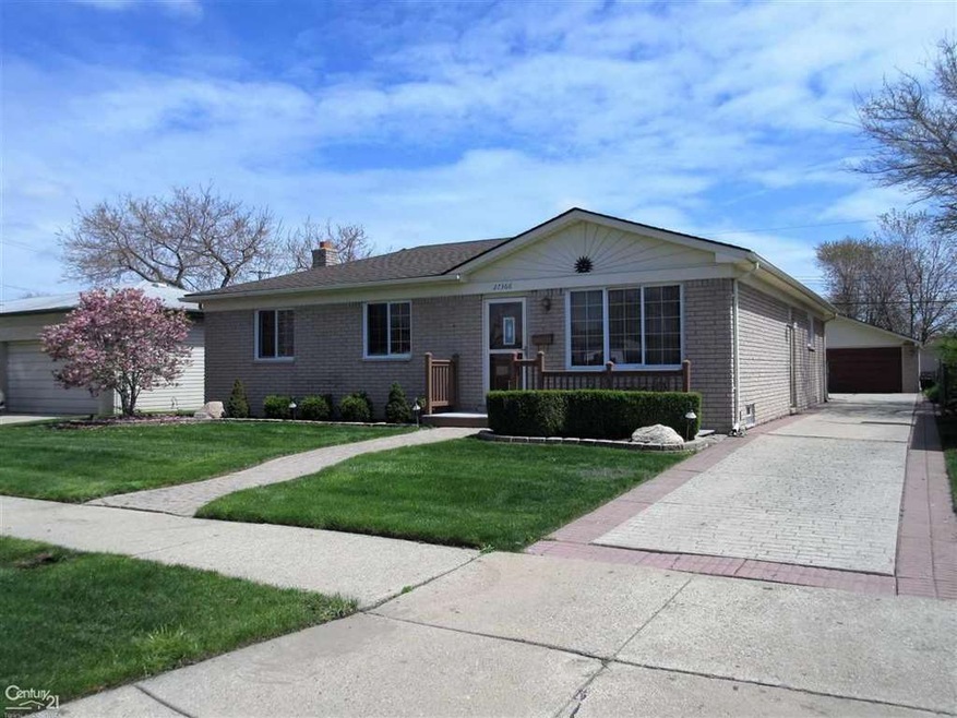 27366 Perry St, Roseville, MI 48066 - photo 1