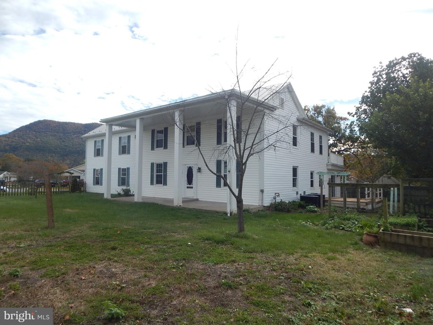 254 Duke Cir, Strasburg, VA 22657 - photo 1