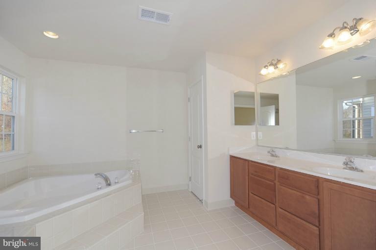 2002 Turley Green Place, Upper Marlboro, MD 20774 - photo 1