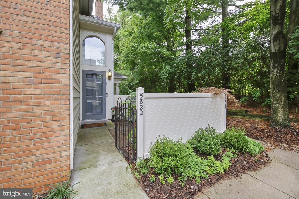 5822 Linden Square Ct, Rockville, MD 20852 - photo 1