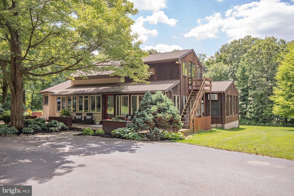 563 Tall Oak Ln, Lewisburg, PA 17837 - photo 1