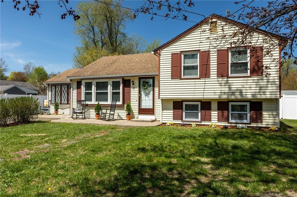 10 Linsal St, Windsor Locks, CT 06096 - photo 1