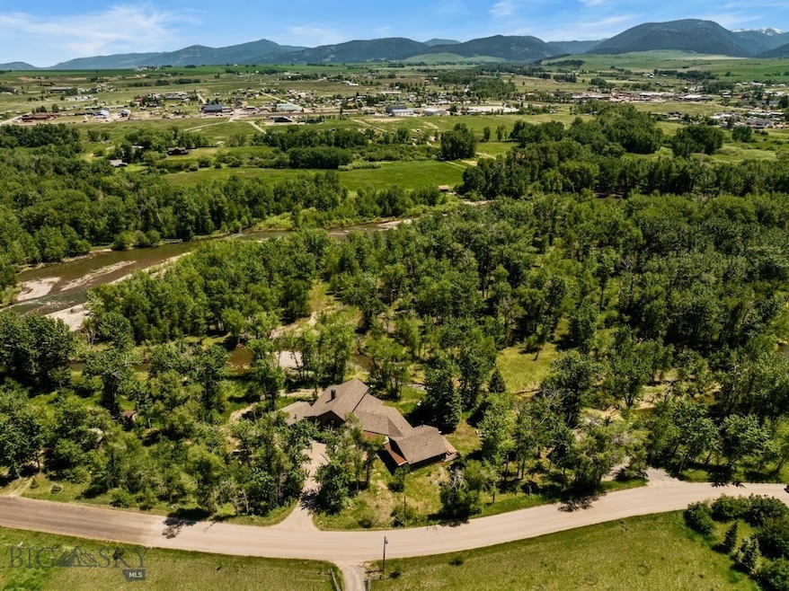 12640 Axtell Gateway Rd - River Frontage w/ house,