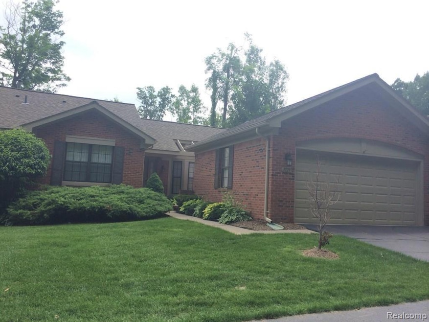 7129 Nottingham unit 229, West Bloomfield, MI 48322 - photo 1