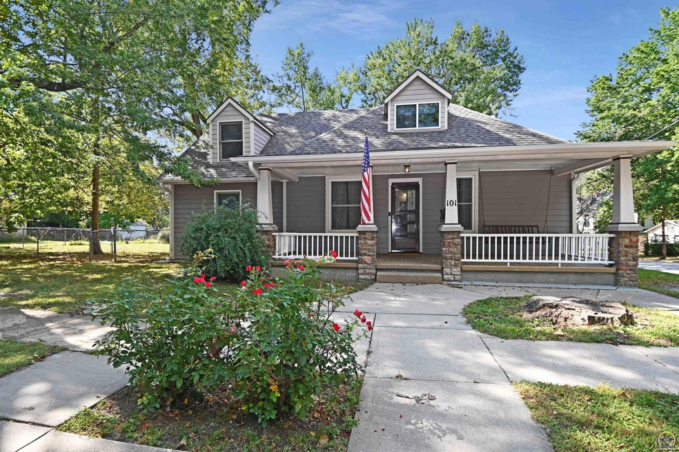 101 SW Franklin Ave, Topeka, KS 66606 - photo 1