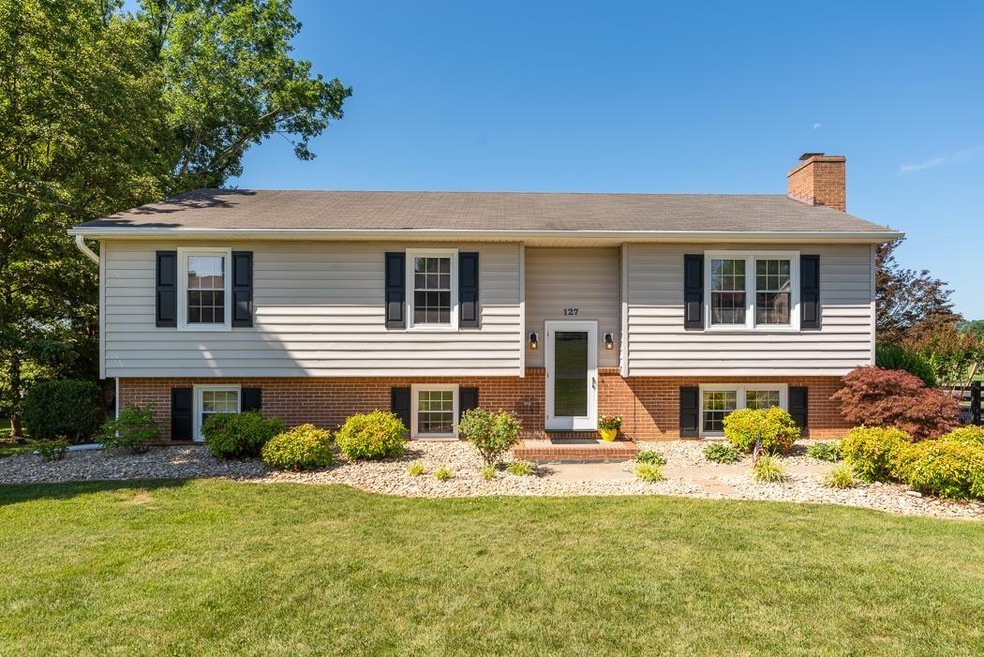 127 Skyview Cir, Verona, VA 24482 - photo 1