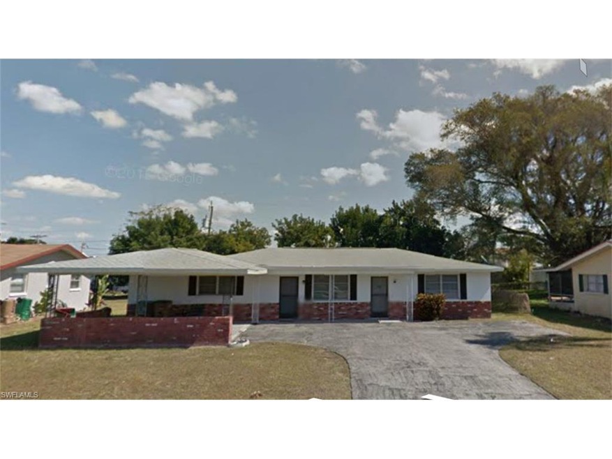 Front View of Duplex. Left side is 2 Bedroom 1 Bat