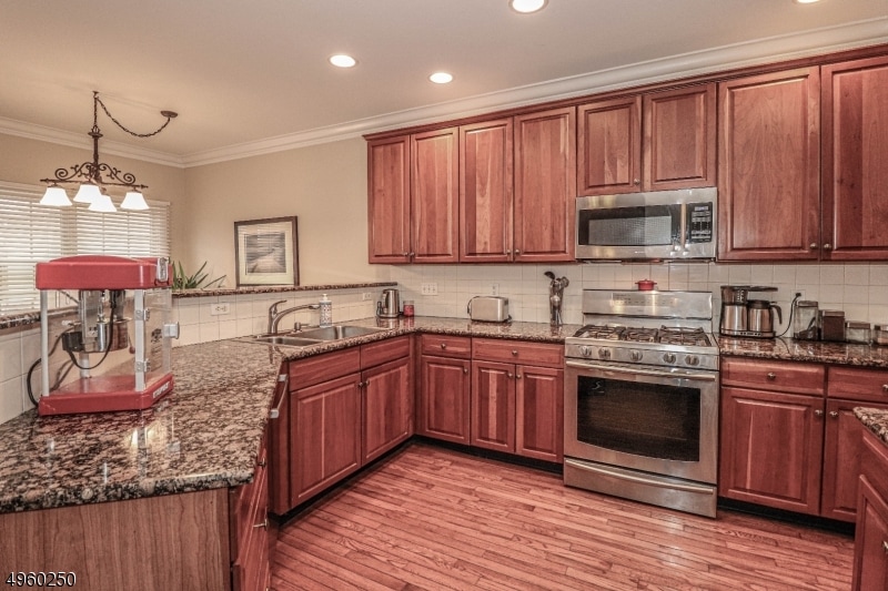 33 Georgetown Ct, Basking Ridge, NJ 07920 - photo 1