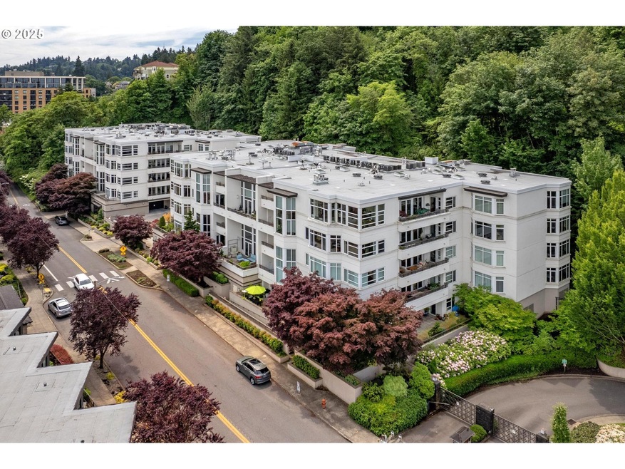 The Westover unit 209, Portland, OR 97210 - photo 1