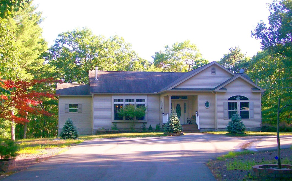 62 Willows Dr, Hawley, PA 18428 - photo 1