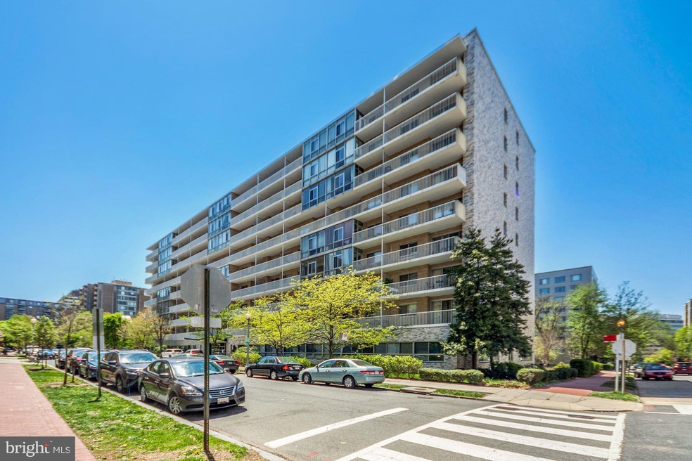 Potomac Plaza Terraces unit 219, Washington, DC 20037 - photo 1
