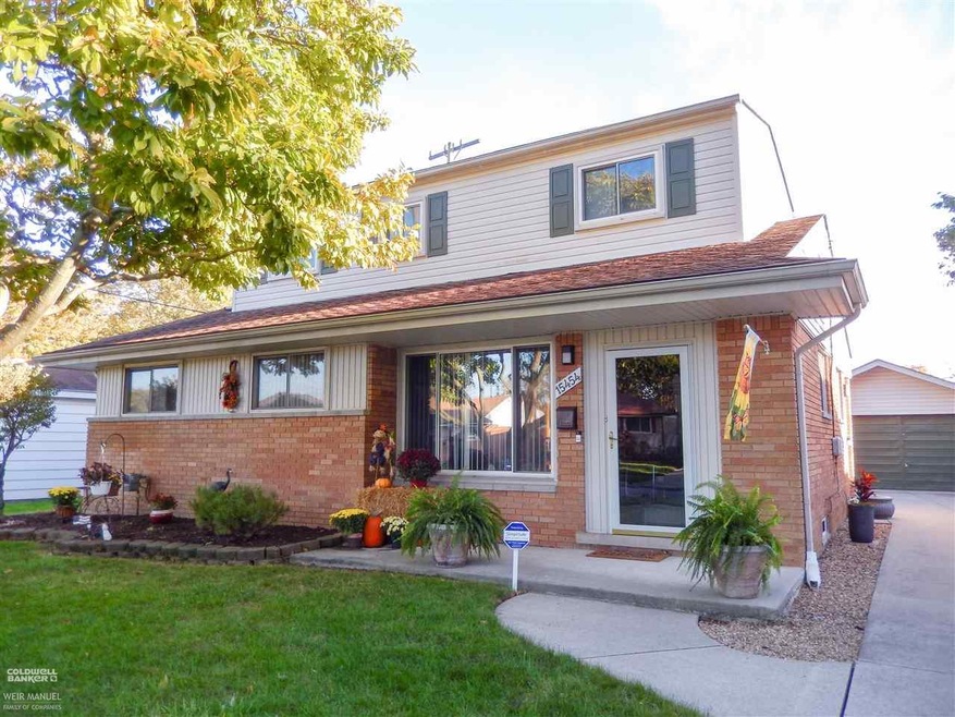15454 Elderwood St, Roseville, MI 48066 - photo 1