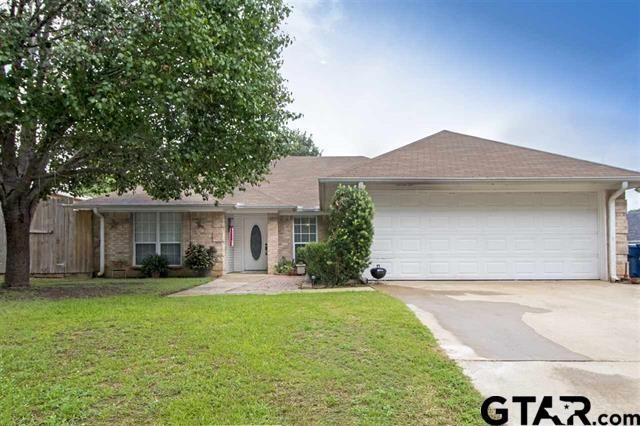 1707 1707 Peach St, Kilgore, TX 75662 - photo 1