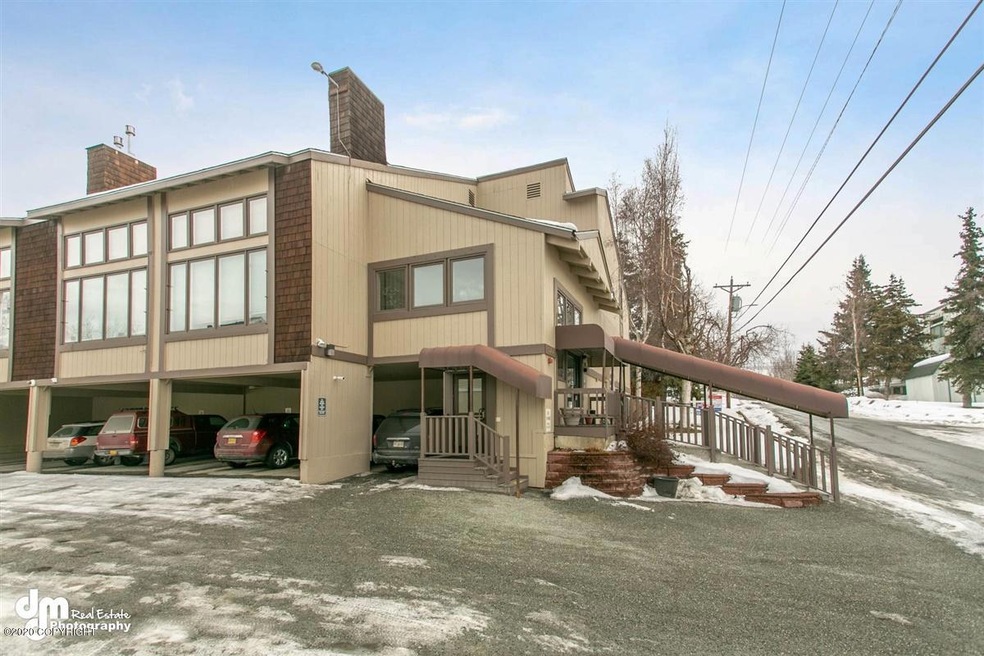 01-Front Exterior_1043-Edit