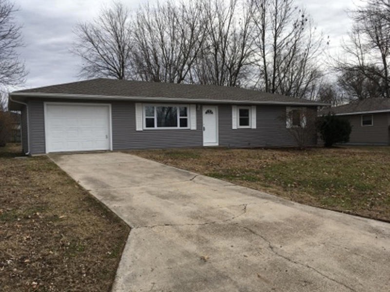 802 S Locust 011817 (1)