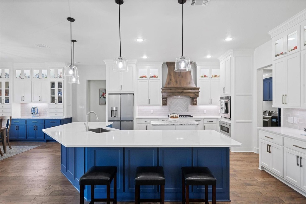 4009 Highland Oaks Ln, Cleburne, TX 76031 - photo 1