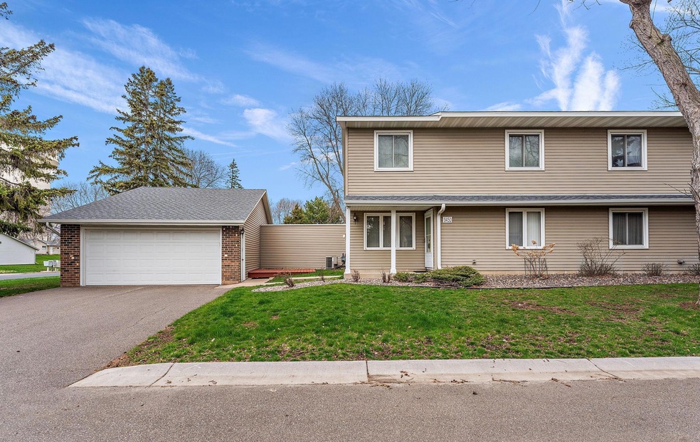 Amazing corner townhome!